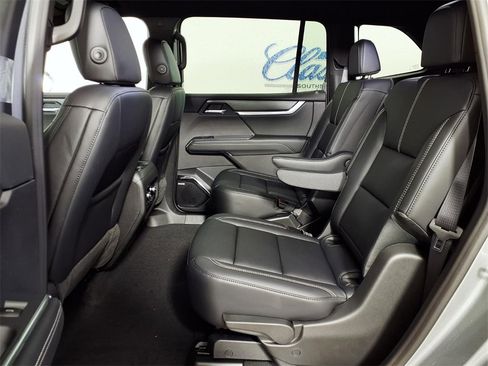 New 2026 GMC Acadia Elevation image 8