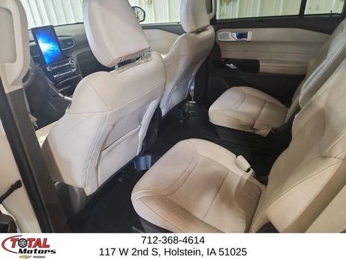 Used 2023 Ford Explorer Platinum w/ Technology Package AWD/4WD image 13