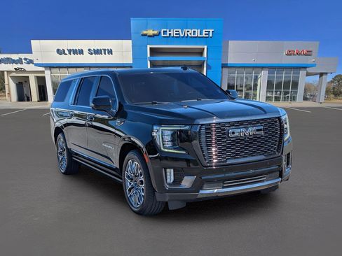 Used 2023 GMC Yukon XL Denali Ultimate image 3