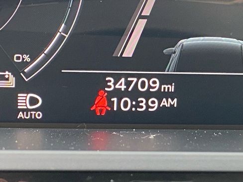 Used 2022 Audi e-tron Premium w/ Convenience Plus Package image 16