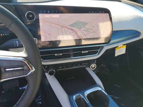 New 2026 Chevrolet Equinox EV LT image 23