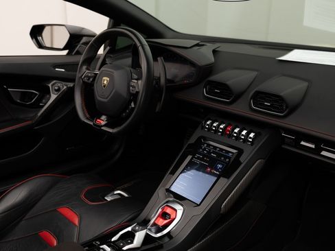 Used 2020 Lamborghini Huracan EVO image 33