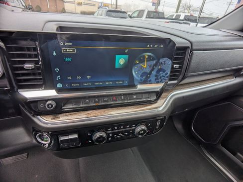 Used 2025 Chevrolet Silverado 1500 LT AWD/4WD image 21