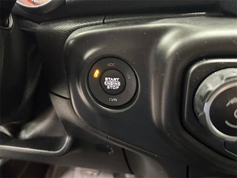 Used 2018 Jeep Wrangler Unlimited Sahara image 20