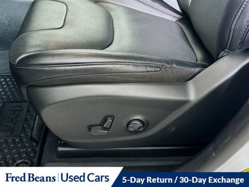 Used 2022 Jeep Cherokee Trailhawk w/ Premium Leather Package AWD/4WD image 25
