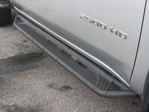 Used 2022 Chevrolet Silverado 2500 Custom w/ Custom Convenience Package image 11