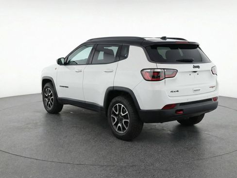 Used 2025 Jeep Compass Trailhawk AWD/4WD image 5