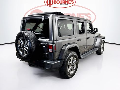 Used 2019 Jeep Wrangler Unlimited Sahara w/ Cold Weather Group AWD/4WD image 10