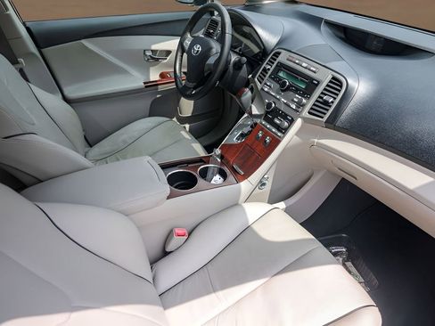 Used 2009 Toyota Venza FWD image 27