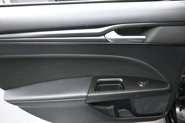 Used 2018 Ford Fusion SE w/ Equipment Group 201A FWD image 20