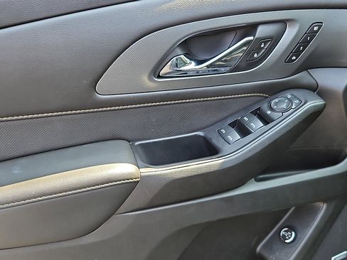 Certified 2021 Chevrolet Traverse Premier w/ LPO, Floor Liner Package image 12