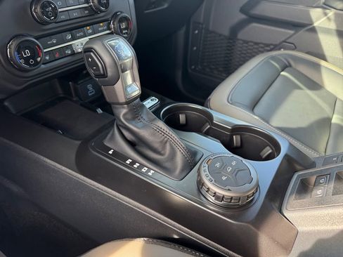New 2025 Ford Bronco Outer Banks image 32