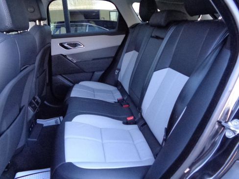 Used 2025 Land Rover Range Rover Velar Dynamic SE image 17