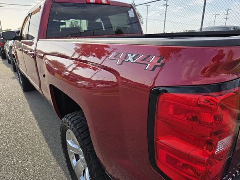 Used 2018 Chevrolet Silverado 1500 LT w/ All Star Edition image 6