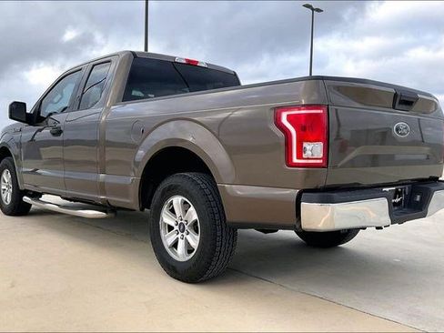 Used 2015 Ford F150 XLT image 6