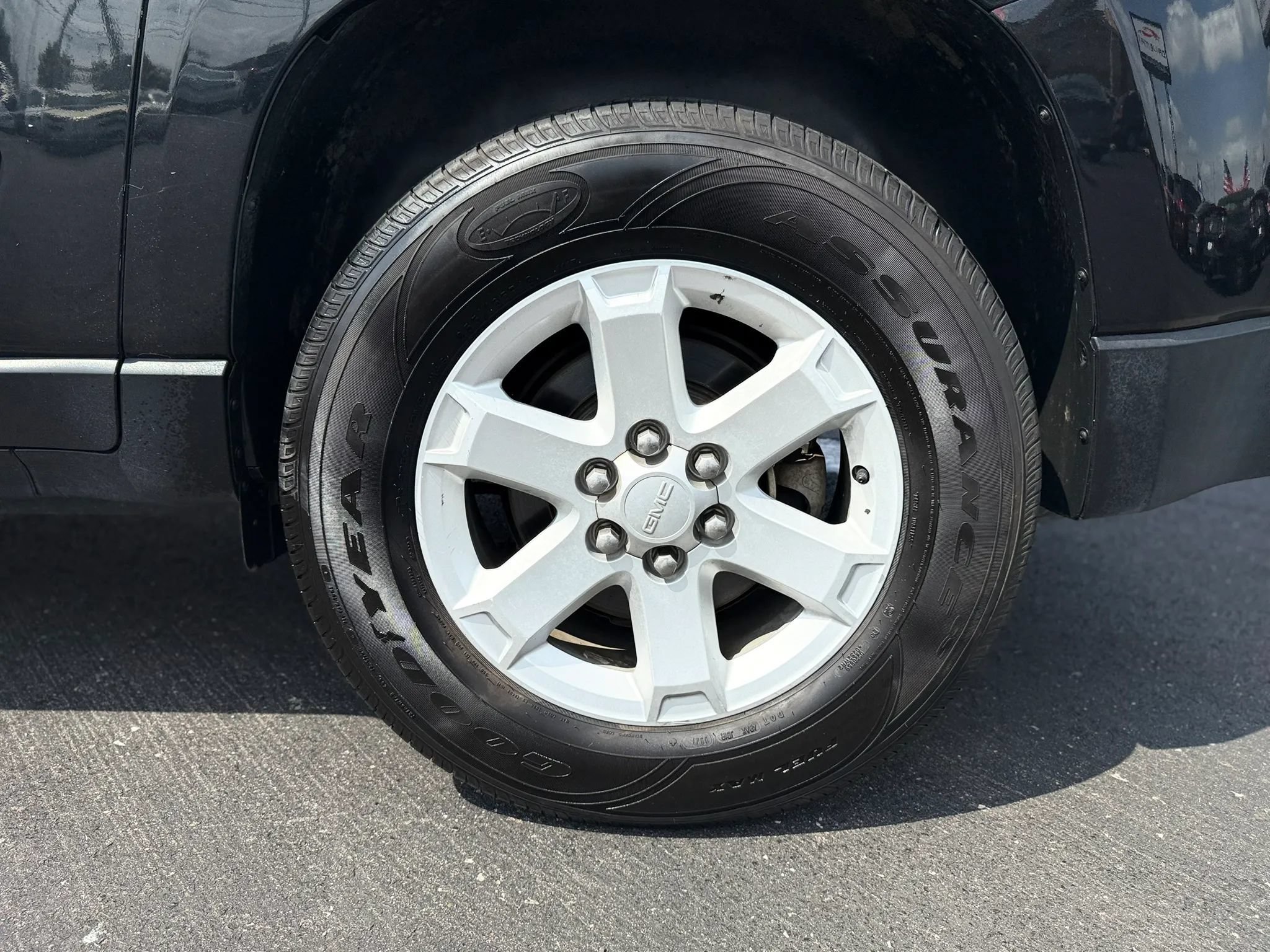 Used 2015 GMC Acadia SLE FWD image 37