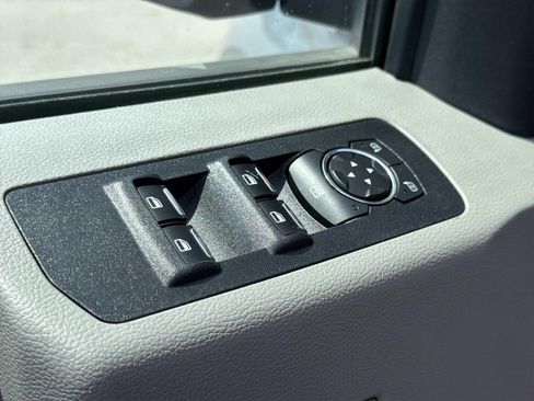 Used 2020 Ford F150 XLT w/ Equipment Group 302A Luxury AWD/4WD image 22