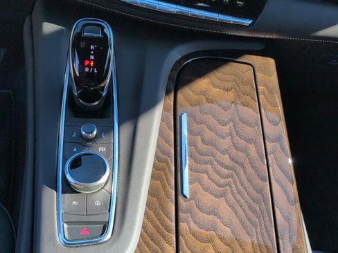 Certified 2024 Cadillac Escalade Sport Platinum image 21