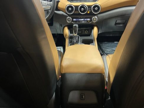 Used 2022 Nissan Sentra SV w/ SV Premium Package FWD image 32
