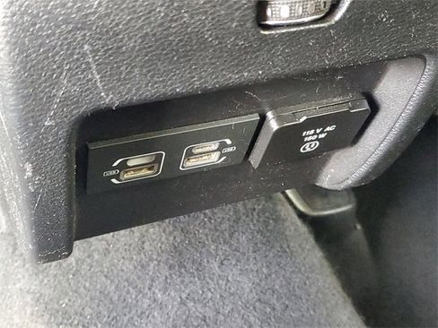 Used 2021 Jeep Cherokee Trailhawk w/ Comfort & Convenience Group image 12