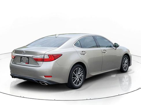 Used 2017 Lexus ES 350 w/ Navigation System Package FWD image 6