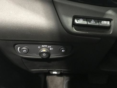 Used 2020 Buick Encore GX Select w/ Advanced Technology Package FWD image 18