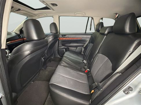 Used 2012 Subaru Outback 3.6R Limited w/ Moonroof Pkg AWD/4WD image 33