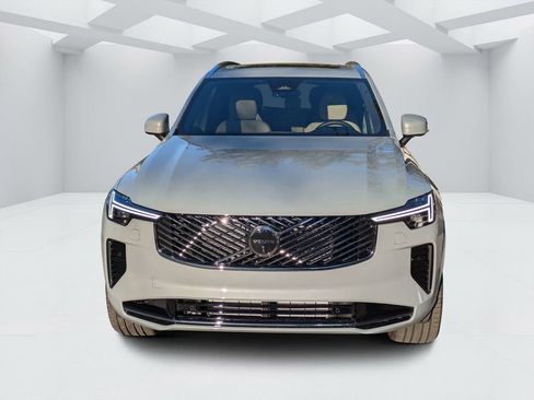 New 2026 Volvo XC90 T8 Plus w/ Protection Package Premier AWD/4WD image 8