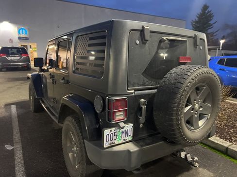 Used 2013 Jeep Wrangler Unlimited Freedom Edition image 6