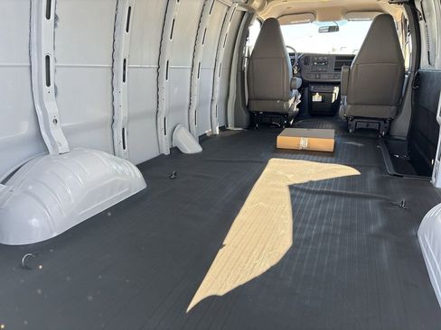 New 2025 GMC Savana 2500 Extended w/ Driver Convenience Package image 24