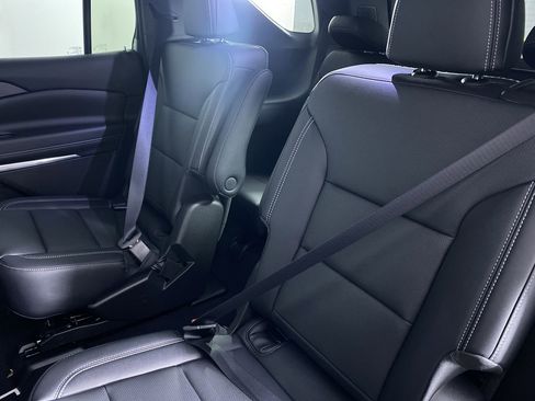 New 2026 Chevrolet Traverse LT image 13