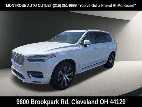 Used 2022 Volvo XC90 T6 Inscription w/ Lounge Package image 3