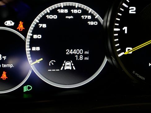 Certified 2023 Porsche Panamera 4 Platinum Edition image 22