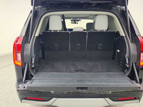 Used 2025 Ford Expedition Platinum w/ Driver's Package AWD/4WD image 21