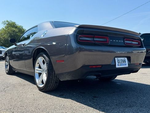 Used 2016 Dodge Challenger R/T RWD image 4
