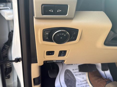 Used 2021 Ford F250 Lariat w/ Lariat Ultimate Package AWD/4WD image 20