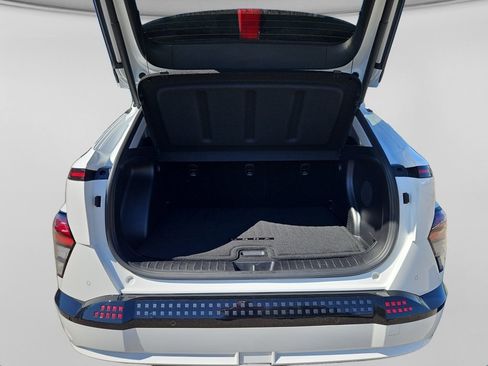 Used 2024 Hyundai Kona Limited FWD image 23