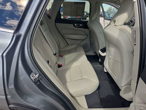 Used 2020 Volvo XC60 T5 Inscription image 32