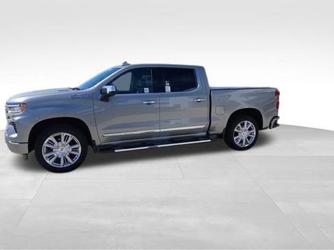 Certified 2024 Chevrolet Silverado 1500 High Country w/ High Country Premium Package AWD/4WD image 2