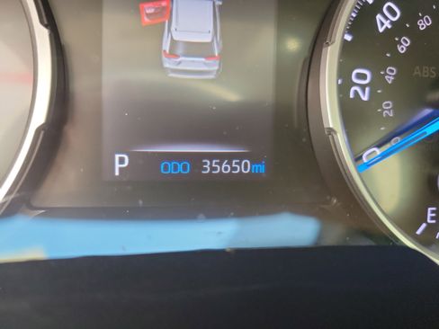 Used 2021 Toyota RAV4 XLE Premium AWD/4WD image 19