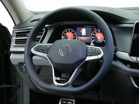 Used 2024 Volkswagen Atlas Peak Edition SE AWD/4WD image 11