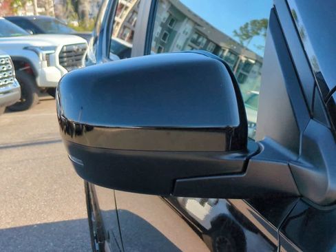 Used 2025 Honda Pilot TrailSport image 11