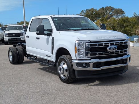 New 2026 Ford F350 XL w/ XL Chrome Package image 3