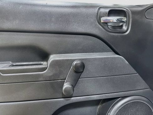 Used 2016 Jeep Patriot Sport FWD image 14