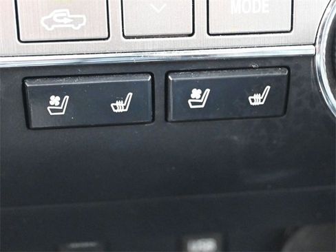 Used 2019 Toyota Tundra Platinum image 31