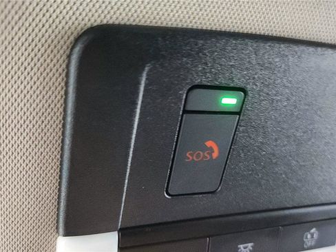 Certified 2023 Nissan Rogue SV image 32