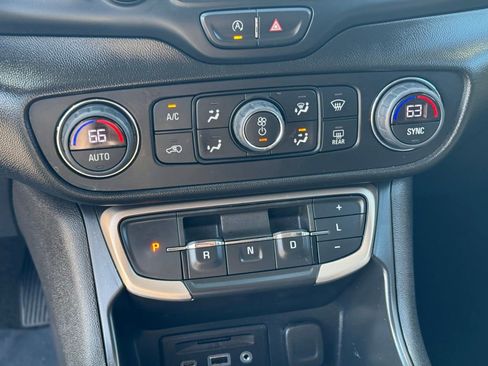 Used 2022 GMC Terrain Denali w/ Denali Premium Package AWD/4WD image 14