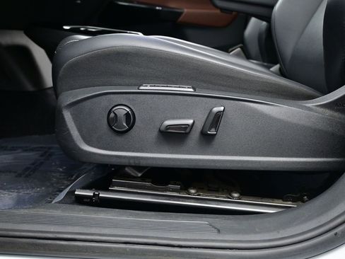 Used 2022 Volkswagen ID.4 Pro S w/ Gradient Package image 16