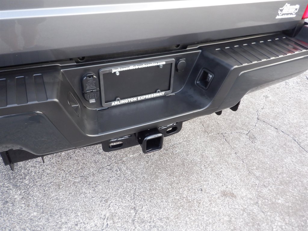 Used 2022 Ford F250 XL w/ Power Equipment Group AWD/4WD image 4