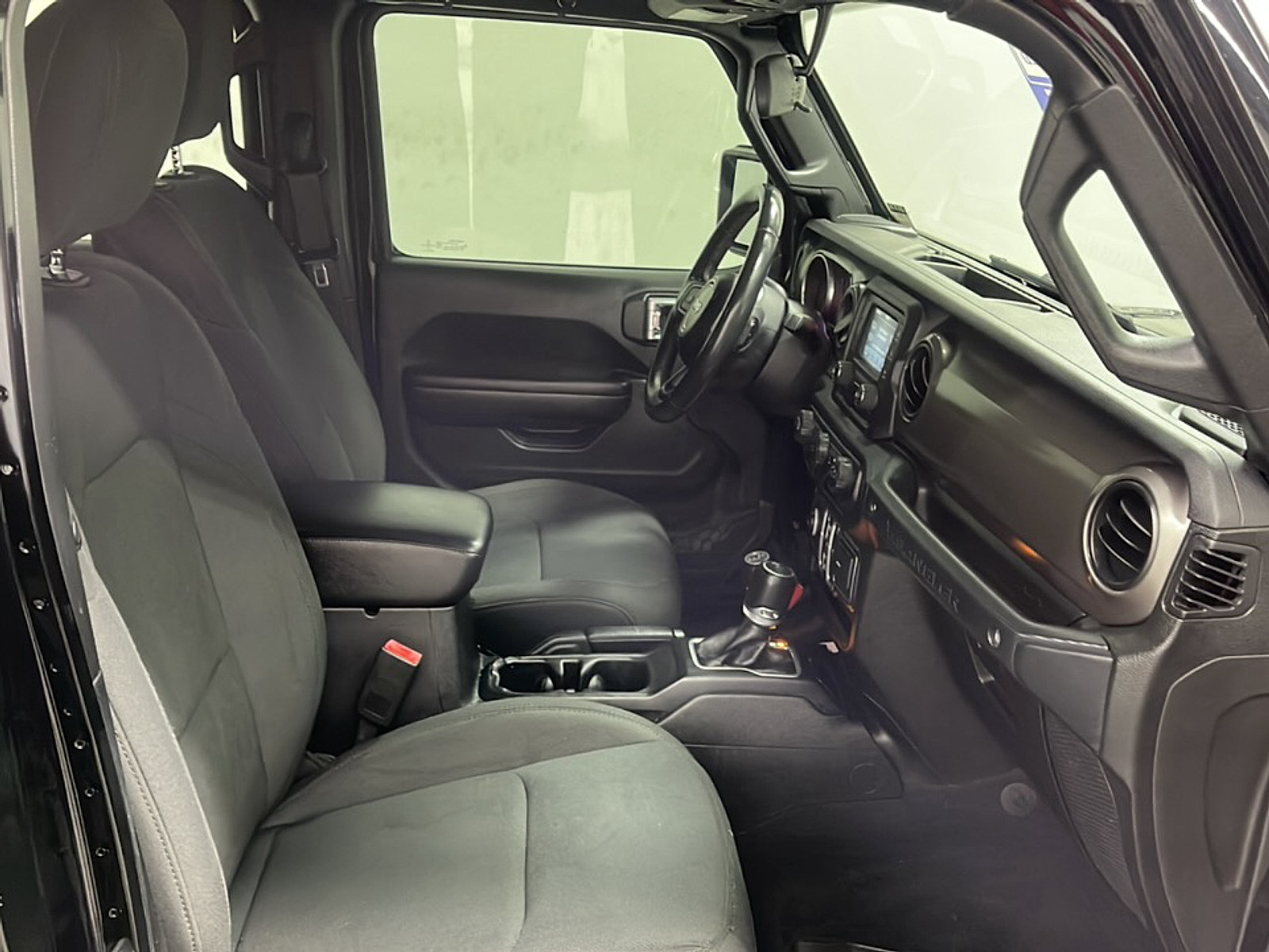 Used 2018 Jeep Wrangler Unlimited Sport S AWD/4WD image 22